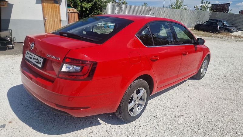 Škoda Octavia 1,6 Tdi - fotka 4 z 12