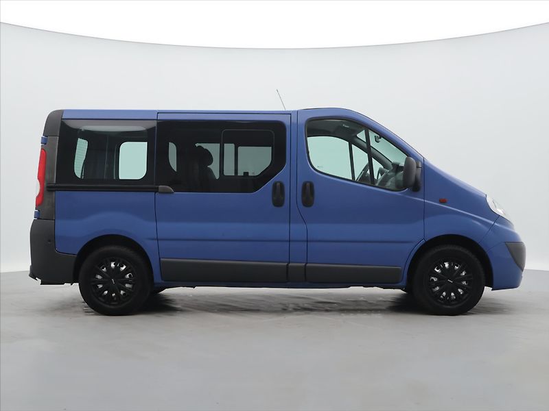 Opel Vivaro 2,0 CDTi CZ Klima Tažné 2.Maj - fotka 8 z 25