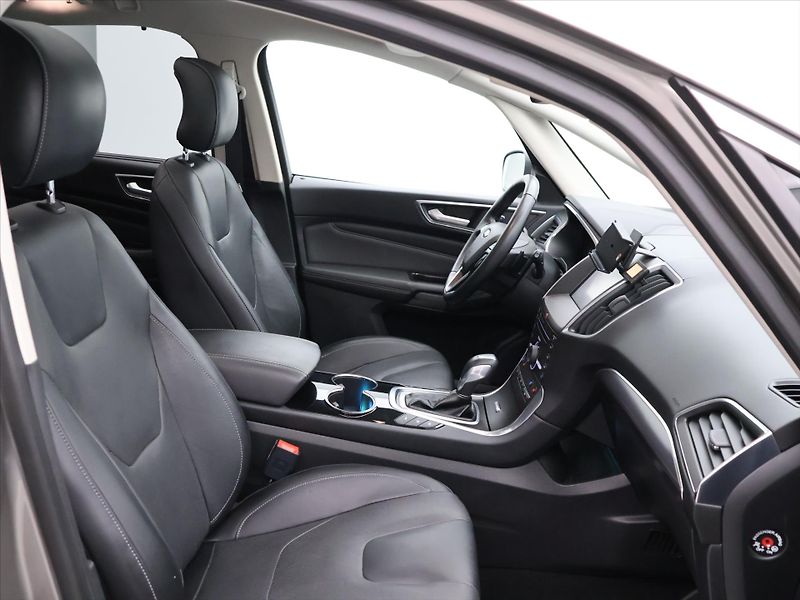 Ford S-MAX 2,0 EcoBoost 177kW Aut. DPH - fotka 12 z 39