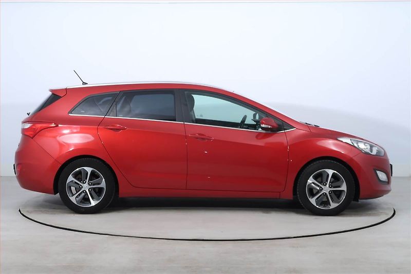 Hyundai i30 (2016) 1.6 MPI, Tempomat - fotka 6 z 18