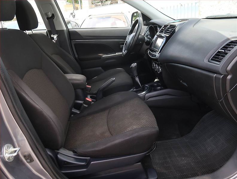 Mitsubishi ASX (2017) 1.6 MIVEC, ČR,1.maj - fotka 9 z 21
