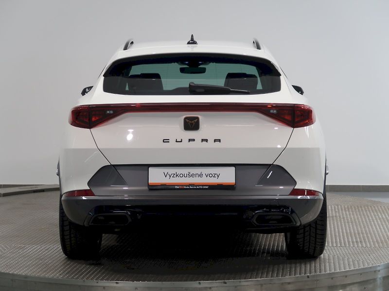 Cupra Formentor (2024) 1.5TSI 110KW DSG - fotka 9 z 38