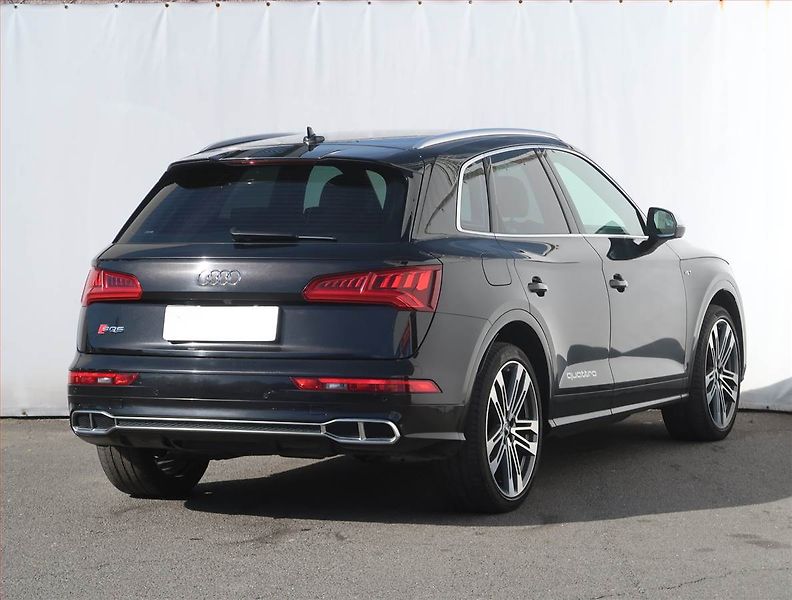 Audi SQ5 (2018) 3.0 TFSI - fotka 5 z 27