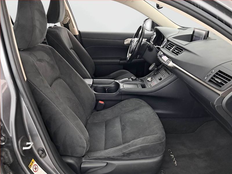 Lexus CT 200h (2016) 200h, Automat, Navi, Tempomat - fotka 9 z 23