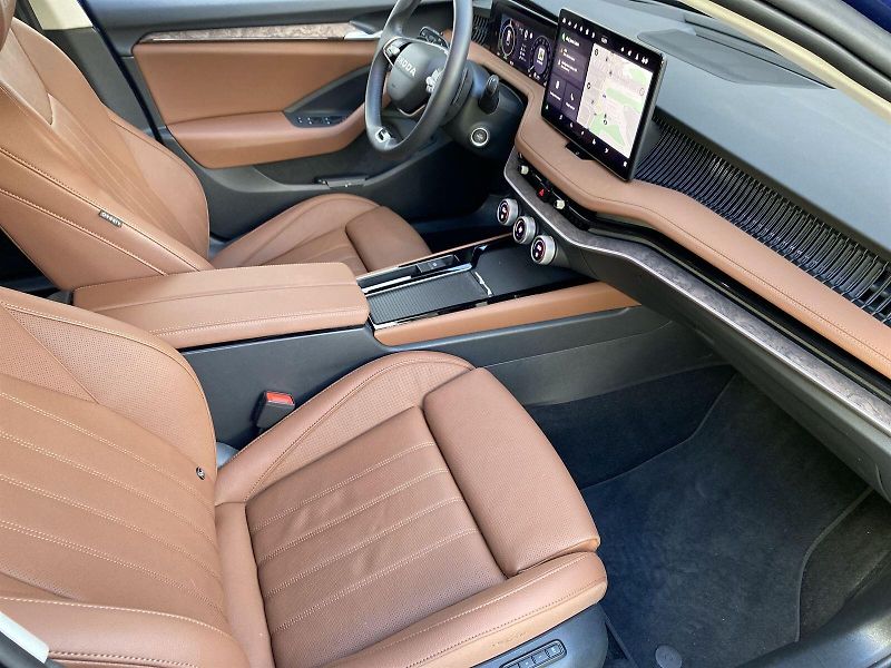 Škoda Superb (2025) Combi iV 1.5 TSI DSG L&K - fotka 10 z 41