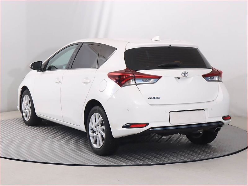 Toyota Auris (2018) 1.2 Ti, Automat, Serv.kniha - fotka 4 z 19