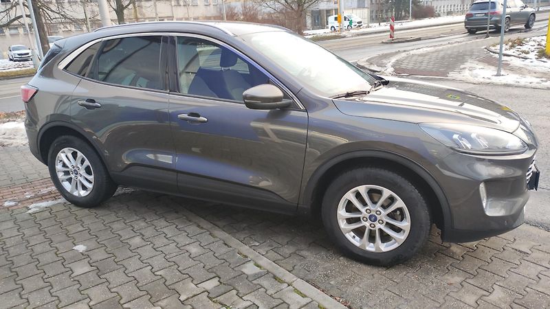 Ford Kuga (2022) 1,5 EBlue 88kWTitanium,Aut.8st - fotka 5 z 32