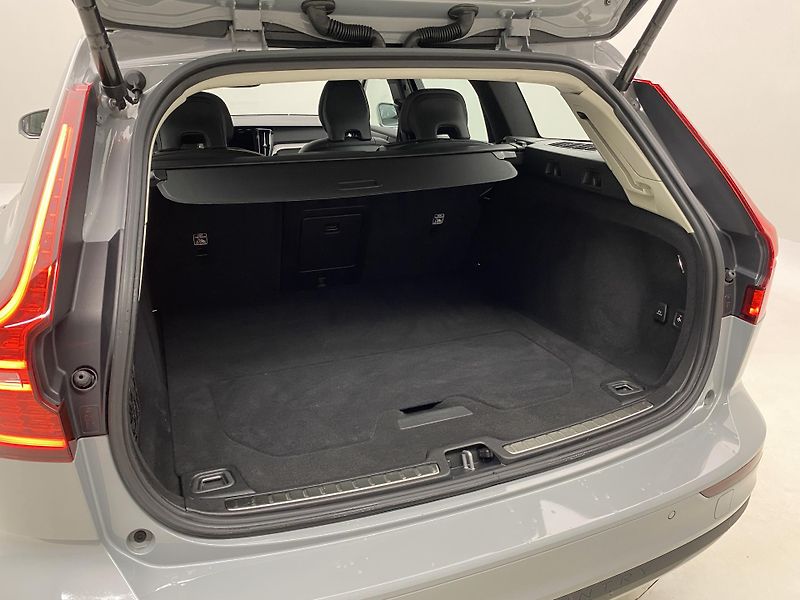 Volvo V60 CC B4 AWD BRIGHT PLUS AUT  - fotka 6 z 59