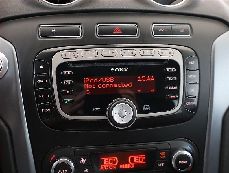 Ford Mondeo (2011) Titanium 2.0 TDCi, nová STK - fotka 11 z 17