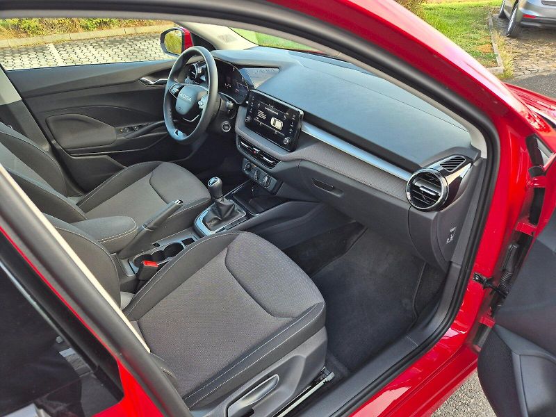 Škoda Fabia (2025) Selection 1.0MPi 59kW 5°manuál - fotka 20 z 25