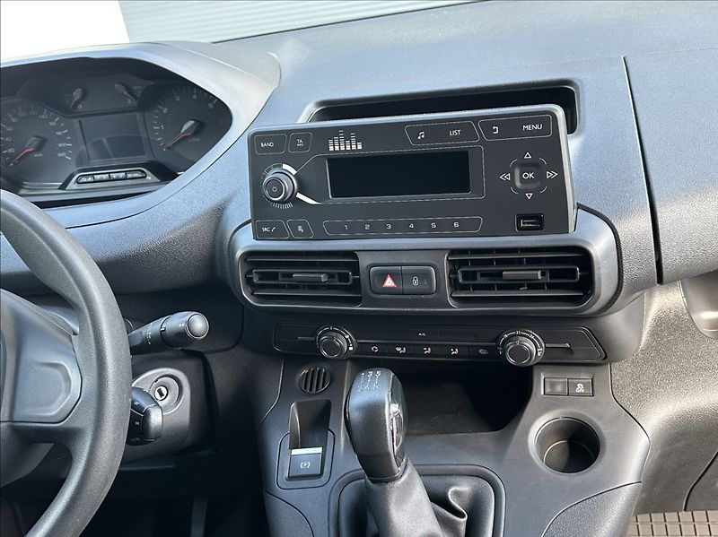 Peugeot Partner 1,5 BlueHDI 102PS  Van Active - fotka 21 z 53