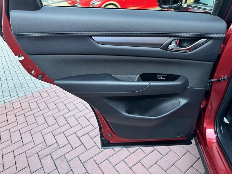 Mazda CX-5 (2018) 2.0 G-165 Full LED Navi Kamera - fotka 23 z 47