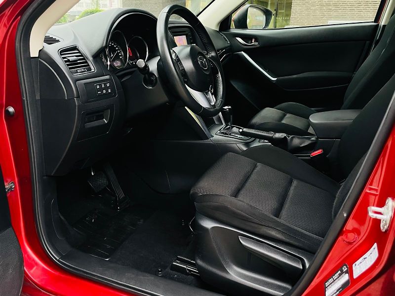 Mazda CX-5 2.0i AUT 4x4 SENZORY TAŽNÉ - fotka 29 z 49