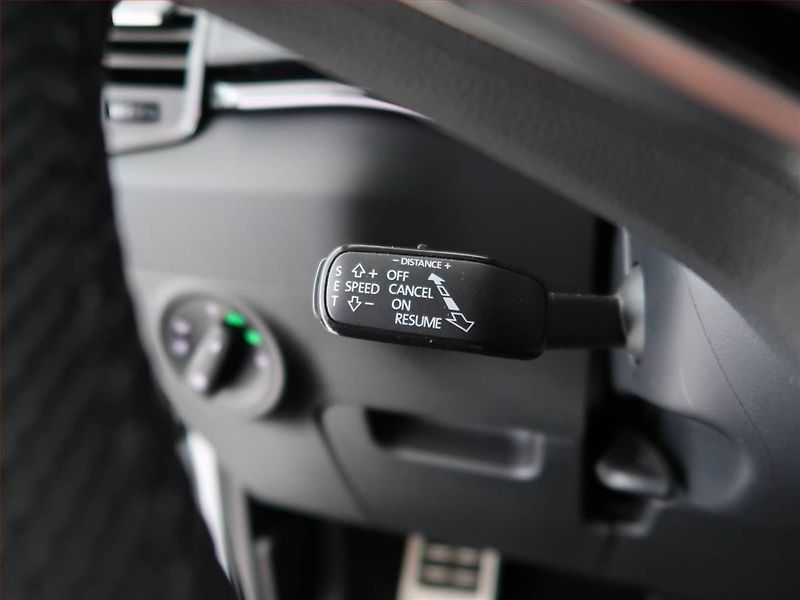 Škoda Karoq (2024) Sportline 1.5 TSI - fotka 23 z 30