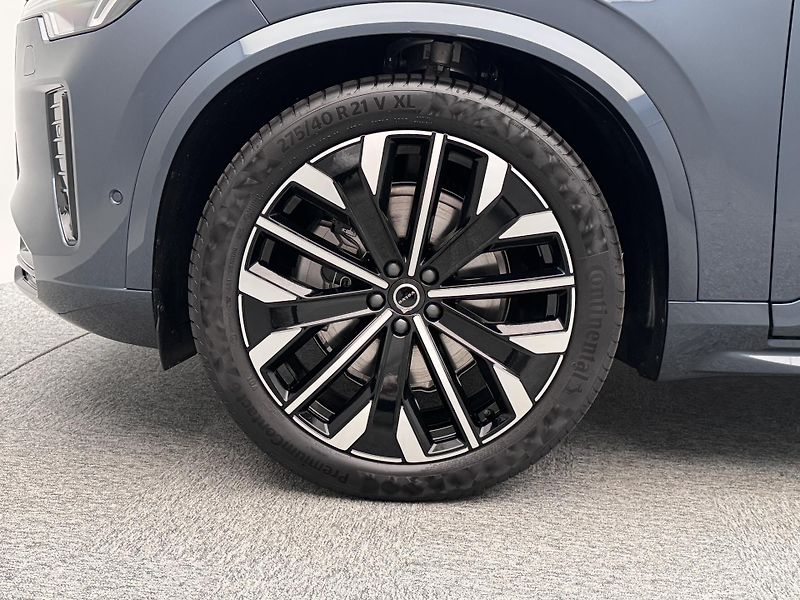 Volvo XC90 (2026) B5 AWD AUT DARK PLUS 7míst - fotka 24 z 25
