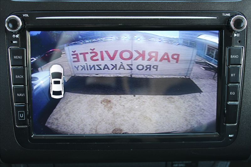 Volkswagen Caddy 1,6 MPI  MAXI,7.MÍST,LPG - fotka 17 z 33
