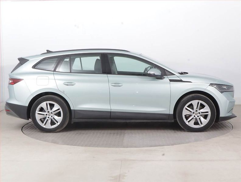 Škoda Enyaq (2023) iV 60 (62 kWh), SoH 92% - fotka 6 z 21