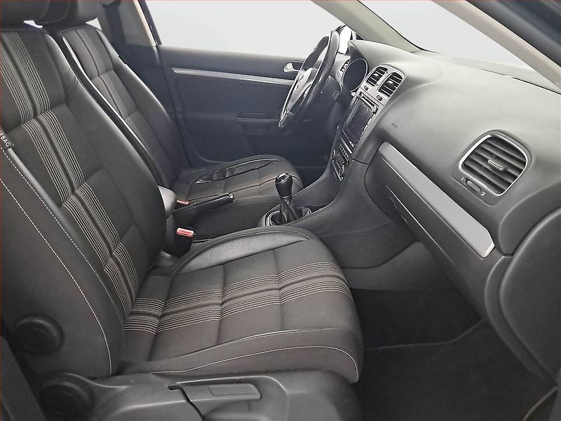 Volkswagen Golf (2012) 1.2 TSI, nová STK, servisované - fotka 9 z 16