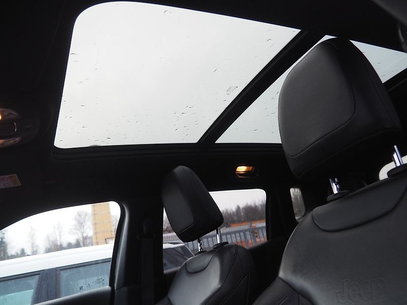 Jeep Compass (2021) 1.3iPHEV 4Xe 177kW S AT,PANO - fotka 15 z 36