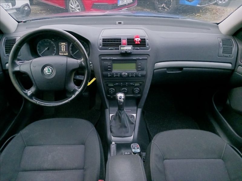 Škoda Octavia 1,9 TDI 77 Kw KOMBI, TAŽNÉ - fotka 11 z 17