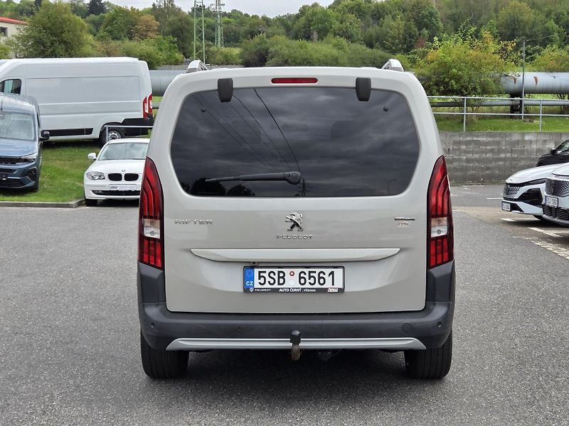 Peugeot Rifter (2020) 1.5 BHDi 130 LONG GTline MAN6 - fotka 4 z 32