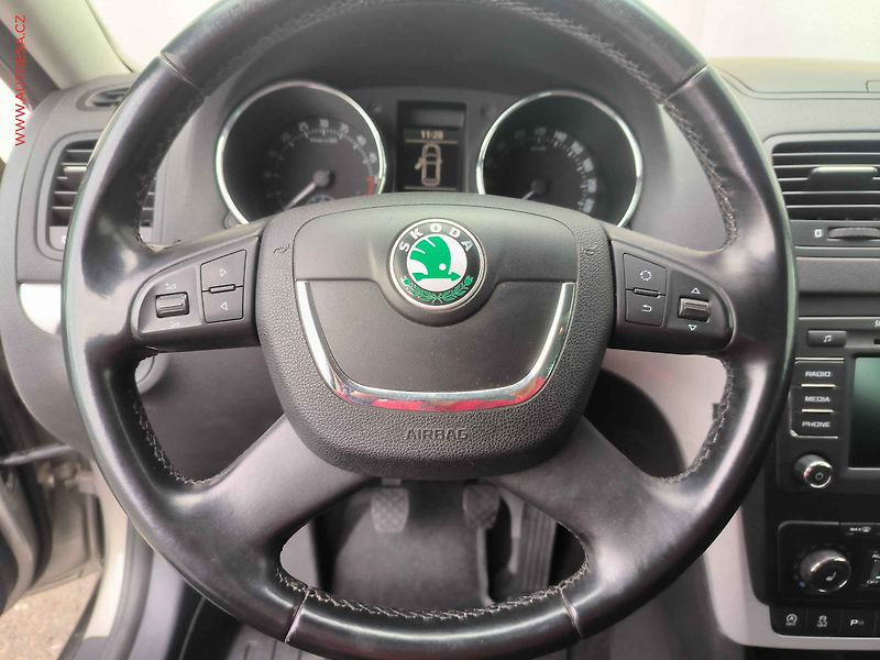 Škoda Yeti (2012) 2.0 TDi, Ambition, TZ, +kola - fotka 13 z 18