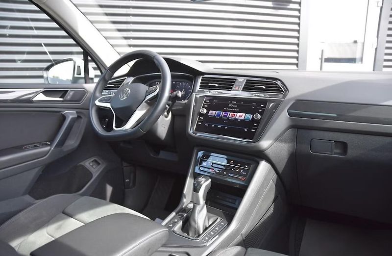 Volkswagen Tiguan eHybrid 1.4 TSI ACT OPF Matrix - fotka 14 z 20