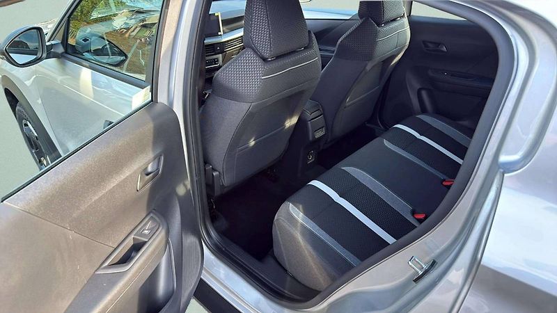 Opel Frontera (2026) Edition Hybrid 1.2 TURBO (81kW - fotka 19 z 24