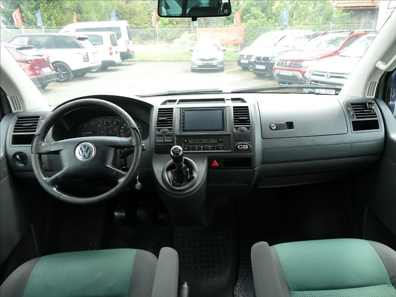 Volkswagen Caravelle 2,5 TDi 96kW LONG 8.míst,závěs - fotka 24 z 33