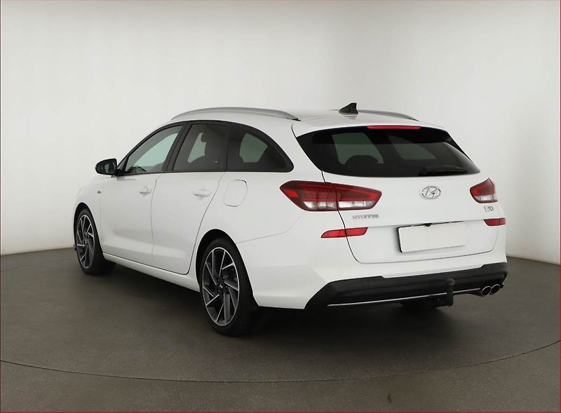 Hyundai i30 (2022) N-Line 1.5 T-GDI MHEV, ČR - fotka 4 z 21