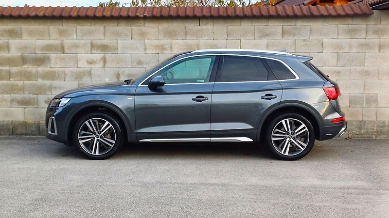 Audi Q5 2.0TDI 150kW QUATRRO S-LINE-ČR - fotka 8 z 50