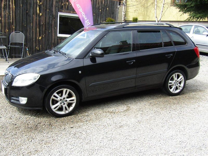 Škoda Fabia (2008) 1.4 16V  63kW  SPORT - fotka 2 z 38