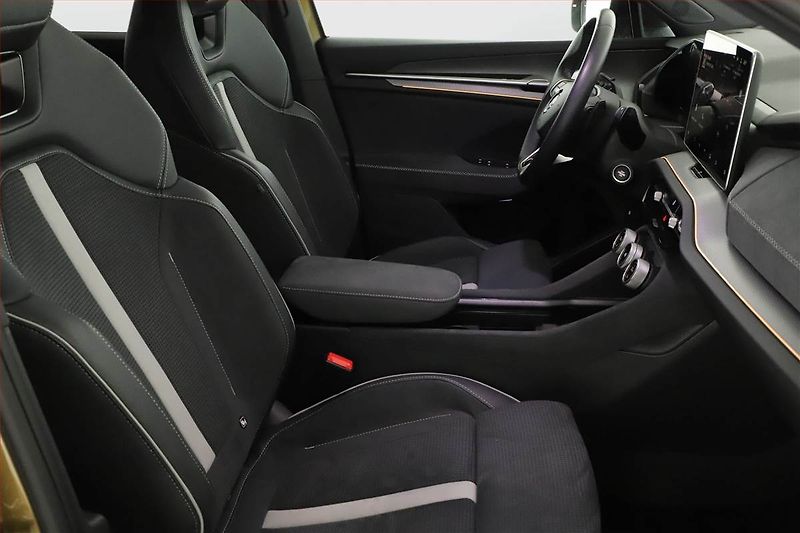 Škoda Kodiaq (2024) 2.0 TDI, Sportline, Navigace - fotka 7 z 20