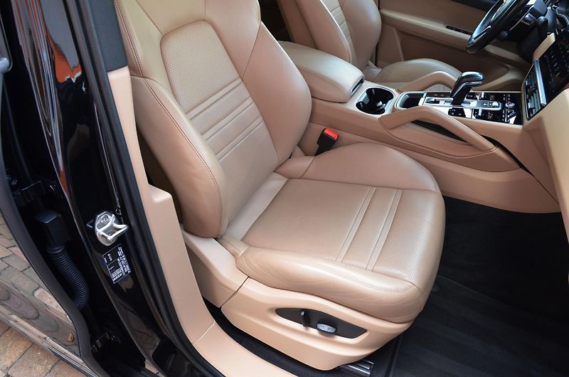 Porsche Cayenne (2022) // REZERVOVÁNO // - fotka 12 z 45