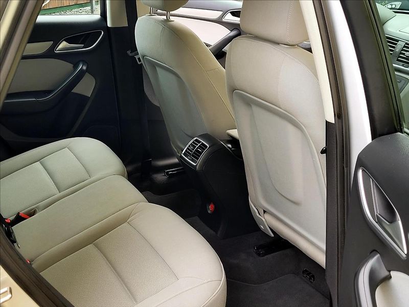 Audi Q3 2,0 TFSi Quattro SERV.KNÍŽKA - fotka 25 z 47