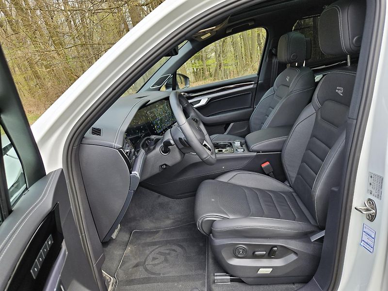 Volkswagen Touareg (2025) záruka 5 let Rline MAXI VÝBAVA - fotka 10 z 14