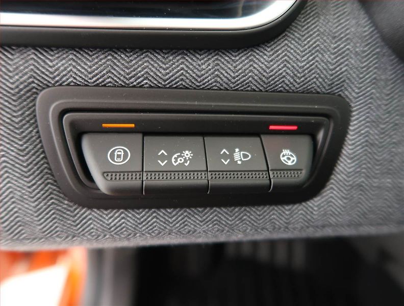 Renault Clio (2025) 1.0 TCe, Navigace, Tempomat - fotka 17 z 19