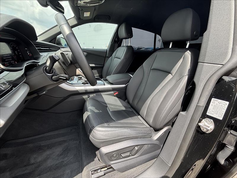 Audi Q8 3,0 TFSI V6 Quattro 250kW - fotka 17 z 34