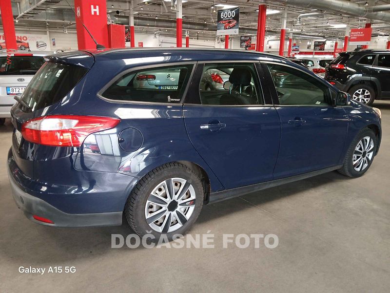 Ford Focus (2012) 1.6 i, ČR - fotka 2 z 3