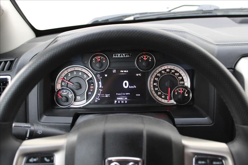 Dodge RAM 3.0L V6 EcoDIESEL / LARAMIE - fotka 16 z 43
