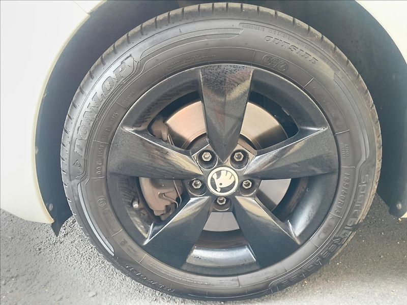 Škoda Rapid 1.2TSI 77kW  NOVÝ MOTOR - fotka 43 z 47