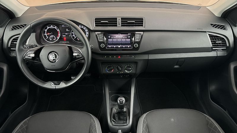 Škoda Fabia 1.0 TSI Ambition Combi - fotka 8 z 23