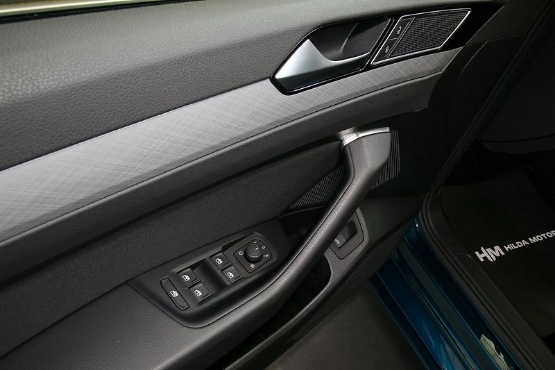 Volkswagen Passat 2.0TDI 110kW DSG IQ ACC Kamera - fotka 14 z 24