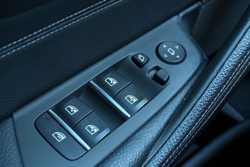 BMW Řada 5 540i xDrive, ČR, ACC, Harman - fotka 31 z 40