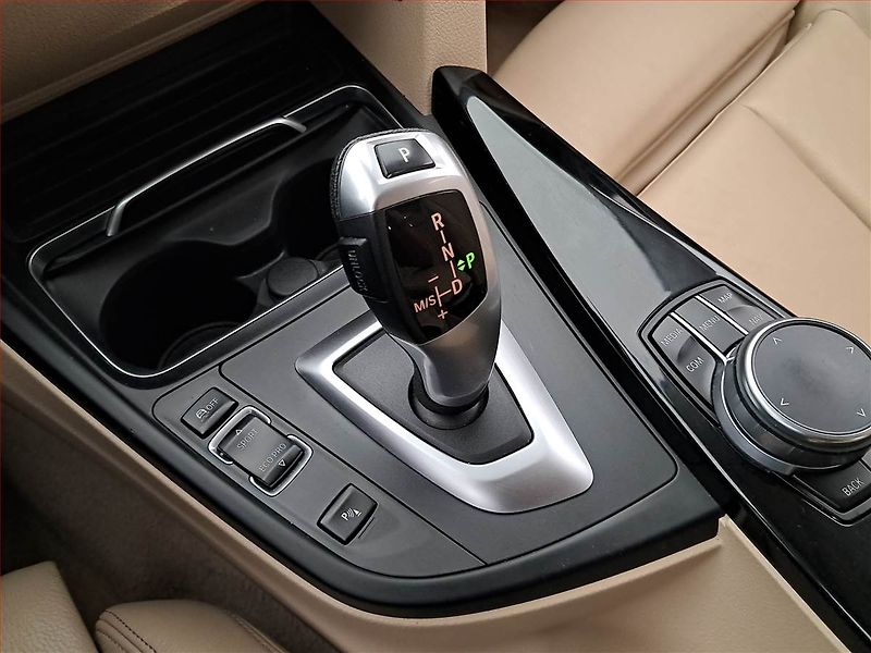 BMW Řada 4 (2018) 430i xDrive - fotka 16 z 23