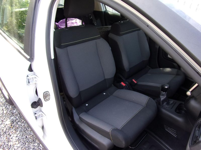Citroën C3 (2017) 1.2 PT 60kW 1.MAJITELKA ČR TOP - fotka 19 z 20