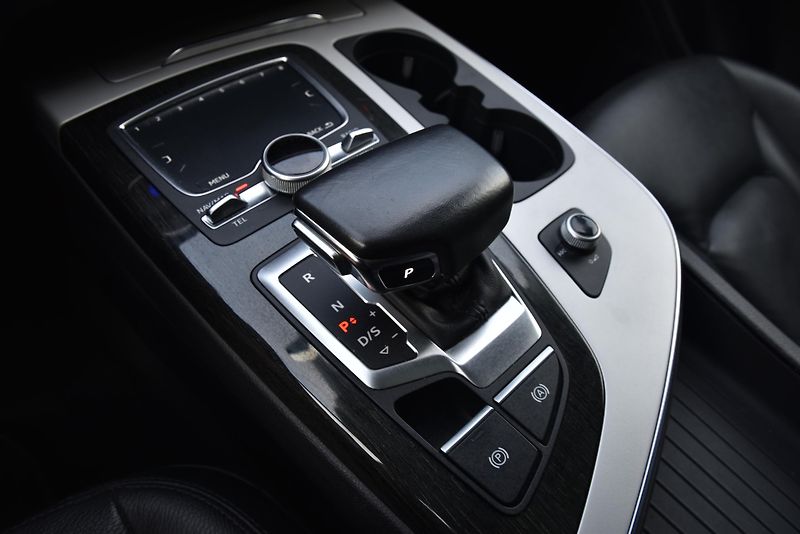 Audi Q7 3.0 TDI QUATTRO,VIRTUAL,7MÍST - fotka 28 z 50