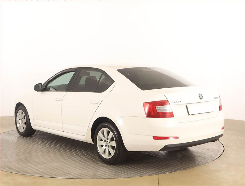 Škoda Octavia (2013) Ambition 1.6 TDI, Tempomat - fotka 4 z 15