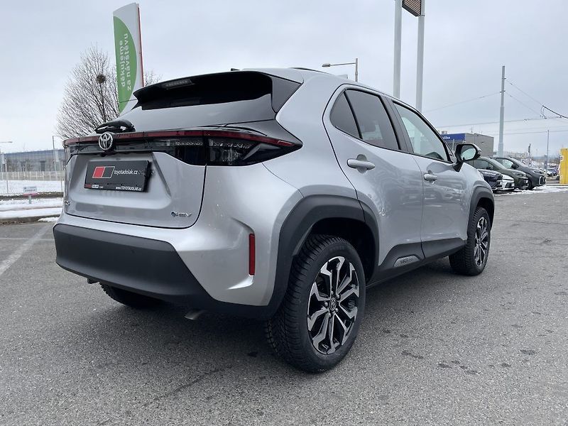 Toyota Yaris Cross 1.5 Hybrid 130k ODBĚR IHNED - fotka 3 z 29