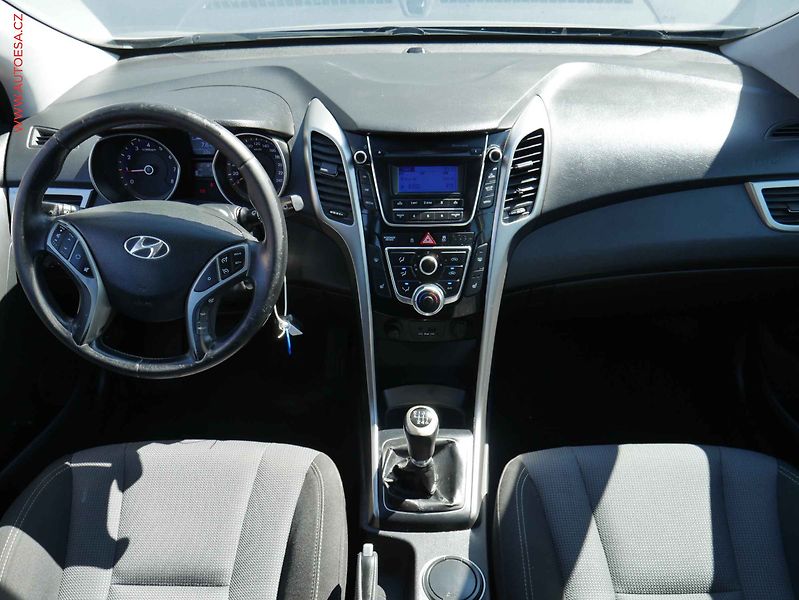 Hyundai i30 (2012) 1.6CVVT, 1.maj,ČR, AC, TZ - fotka 8 z 18